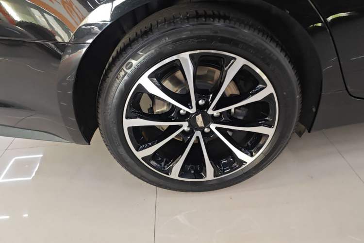 Used Cadillac CT5 2022 28T Luxury Version (Standard Edition) Right Rear Wheel Hub