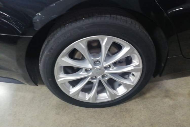 Used Cadillac CT5 2022 28T Luxury Version (Standard Edition) Right Rear Wheel Hub