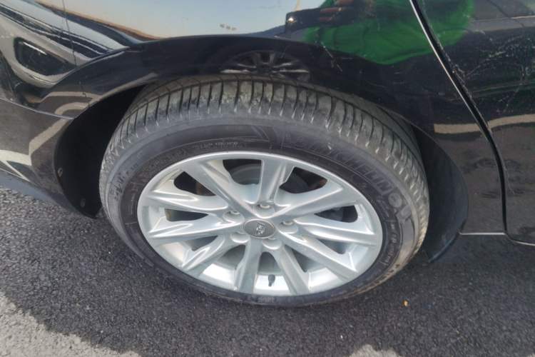 Used Cadillac CT5 2022 28T Fashion Edition Right Rear Wheel Hub