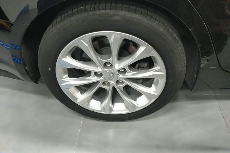 Used Cadillac CT5 2022 28T Luxury Version (Standard Edition) Right Rear Wheel Hub