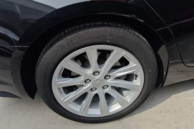 Used Cadillac CT5 2022 28T Fashion Edition Right Rear Wheel Hub