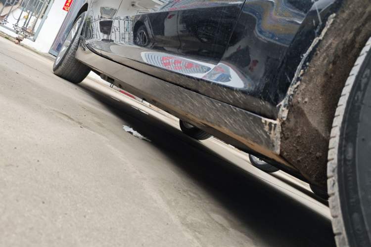 Used Cadillac CT5 2022 28T Fashion Edition Right Side Sill