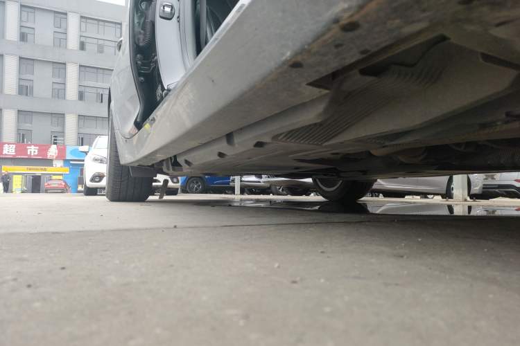 Used Cadillac CT5 2022 28T Luxury Edition Right Side Sill