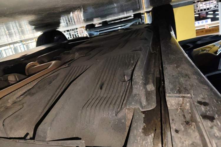 Used Cadillac CT5 2022 28T Prestige Edition Right Side Sill