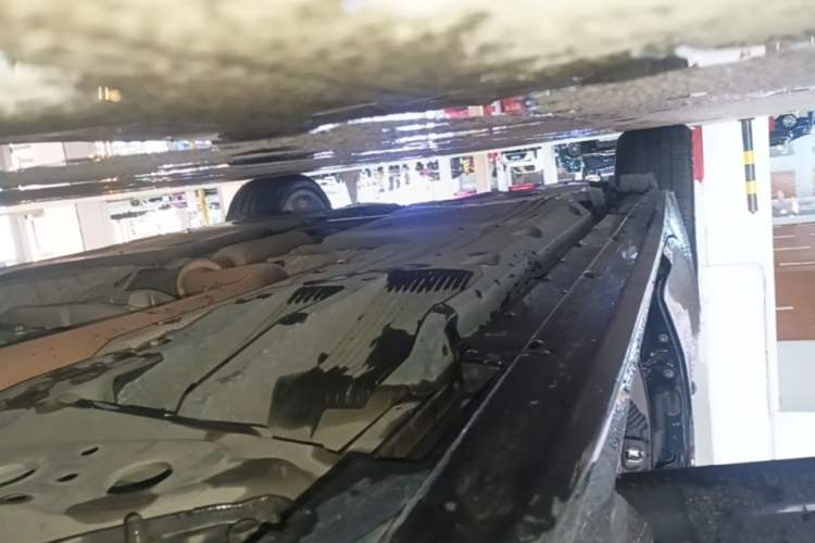 Used Cadillac CT5 2022 28T Luxury Edition Right Side Sill
