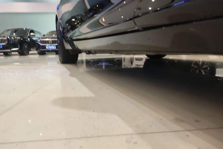 Used Cadillac CT5 2022 28T Luxury Version (Standard Edition) Right Side Sill