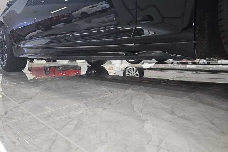 Used Cadillac CT5 2022 28T Luxury Version (Standard Edition) Right Side Sill