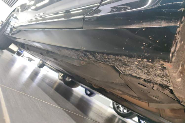 Used Cadillac CT5 2022 28T Prestige Edition Right Side Sill