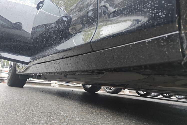 Used Cadillac CT5 2022 28T Prestige Edition Right Side Sill