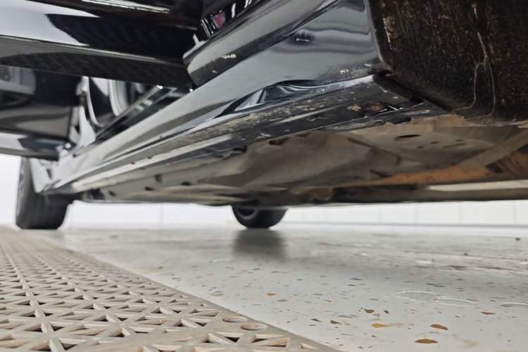 Used Cadillac CT5 2022 28T Luxury Edition Right Side Sill