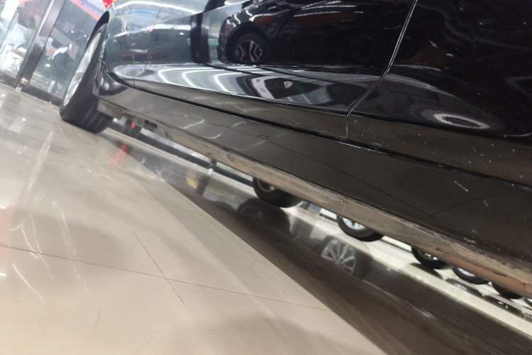 Used Cadillac CT5 2022 28T Luxury Version (Standard Edition) Right Side Sill