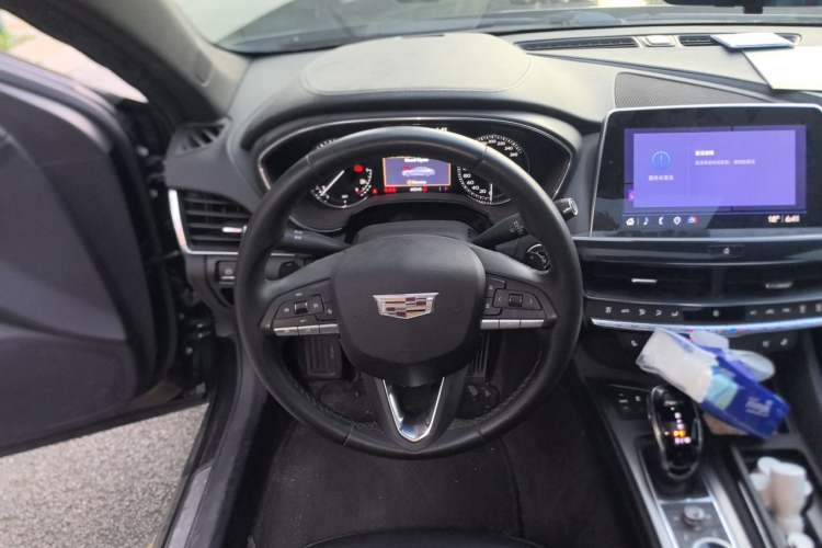 Used Cadillac CT5 2022 28T Luxury Edition Steering Wheel