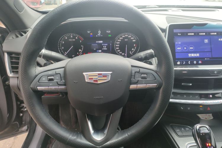 Used Cadillac CT5 2022 28T Luxury Edition Steering Wheel