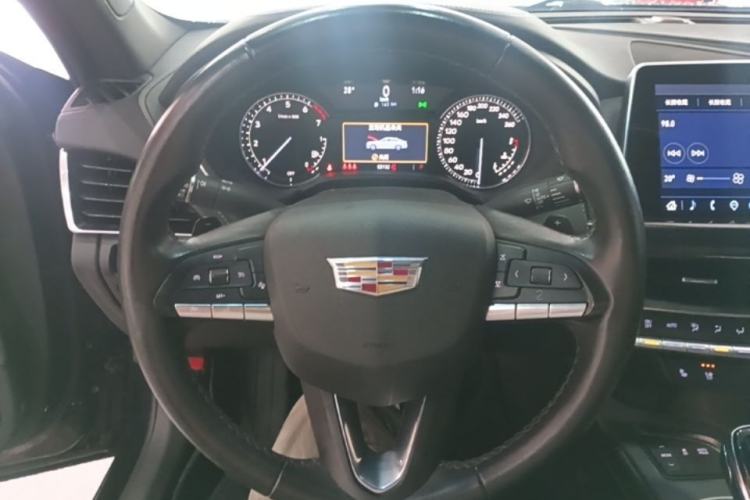 Used Cadillac CT5 2022 28T Luxury Edition Steering Wheel