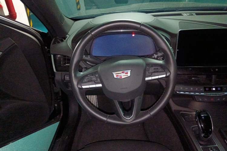 Used Cadillac CT5 2022 28T Prestige Edition Steering Wheel