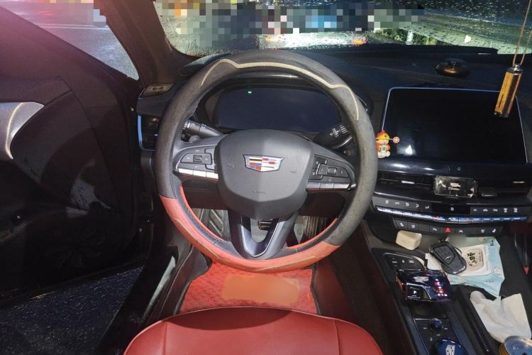 Used Cadillac CT5 2022 28T Luxury Edition Steering Wheel