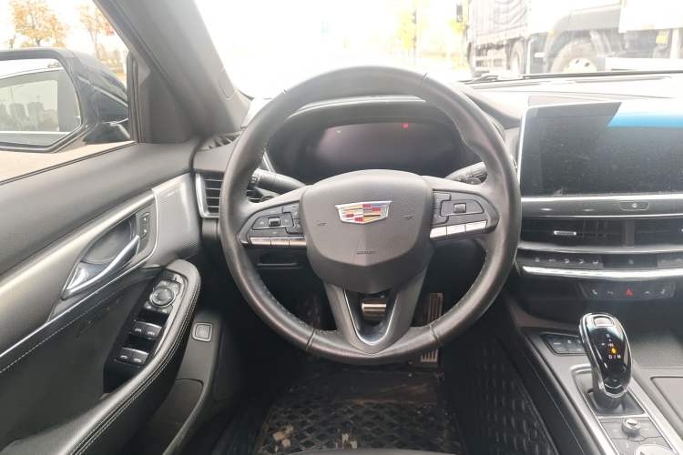 Used Cadillac CT5 2022 28T Prestige Edition Steering Wheel