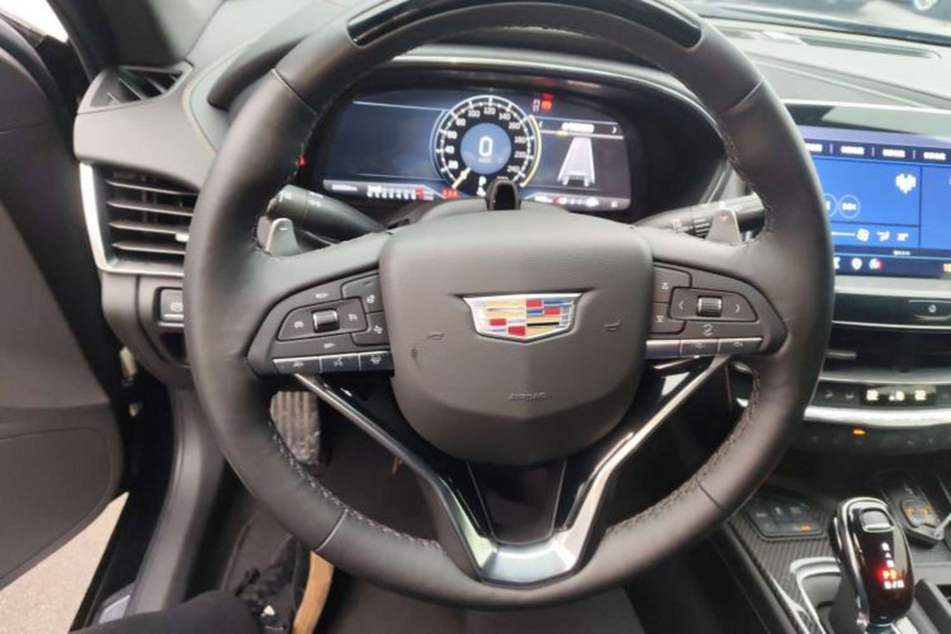 Used Cadillac CT5 2022 28T Platinum Edition Steering Wheel