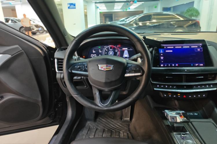 Used Cadillac CT5 2022 28T Platinum Edition Steering Wheel