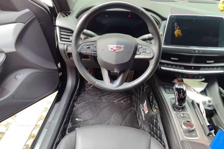 Used Cadillac CT5 2022 28T Prestige Edition Steering Wheel