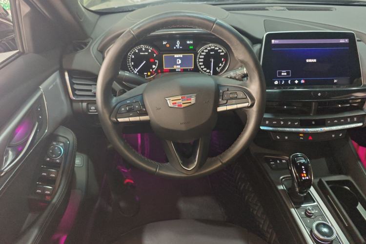 Used Cadillac CT5 2022 28T Luxury Edition Steering Wheel