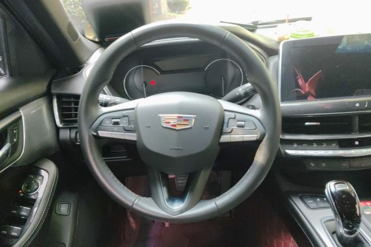 Used Cadillac CT5 2022 28T Luxury Edition Steering Wheel
