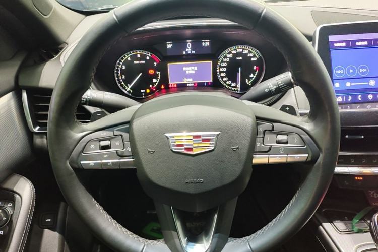 Used Cadillac CT5 2022 28T Luxury Edition Steering Wheel