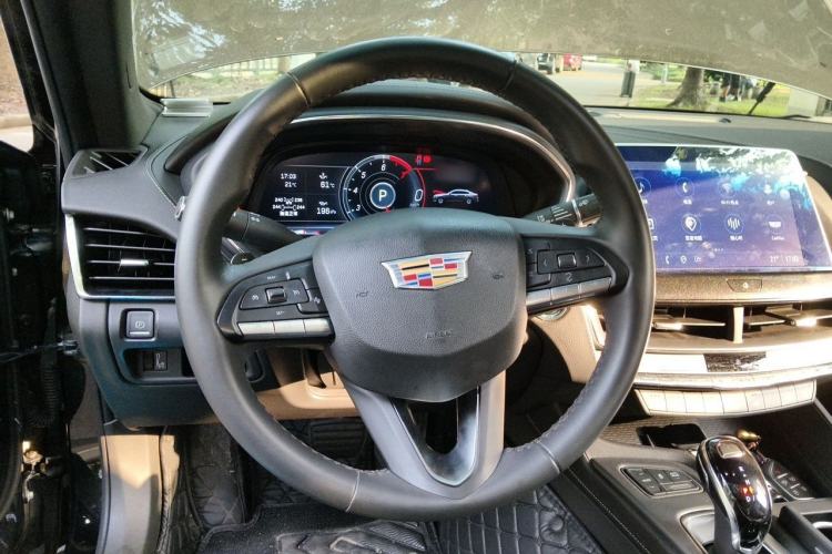 Used Cadillac CT5 2022 28T Luxury Edition Steering Wheel