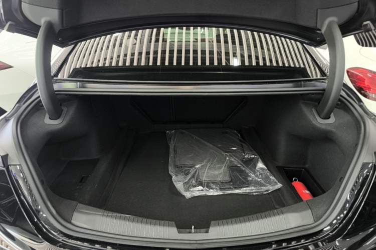 Used Cadillac CT5 2022 28T Luxury Edition Trunk