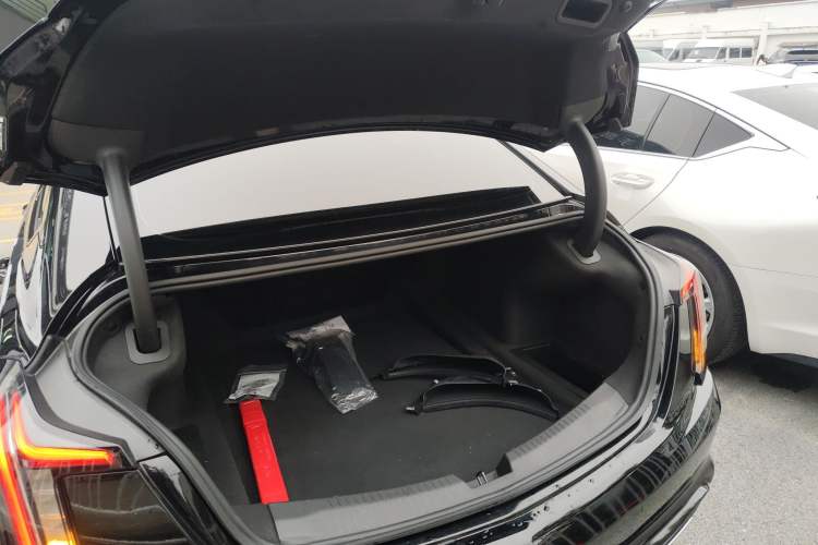 Used Cadillac CT5 2022 28T Platinum Edition Trunk
