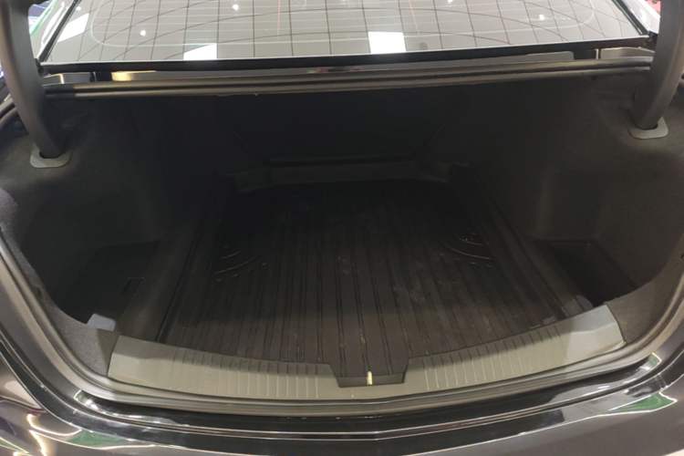 Used Cadillac CT5 2022 28T Luxury Edition Trunk