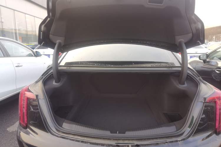 Used Cadillac CT5 2022 28T Fashion Edition Trunk