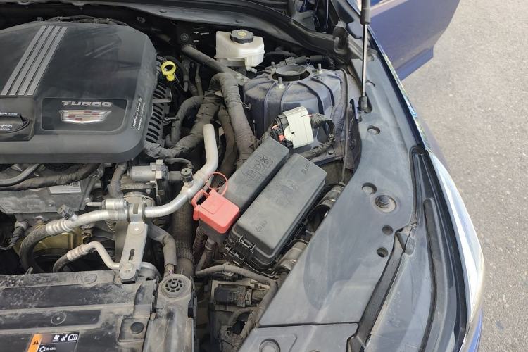 Used Cadillac CT5 2022 28T Luxury Edition Engine Bay Left