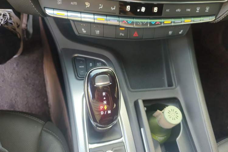 Used Cadillac CT5 2022 28T Luxury Edition Gear Lever