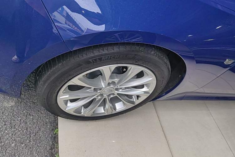 Used Cadillac CT5 2022 28T Luxury Version (Standard Edition) Left Front Wheel Hub