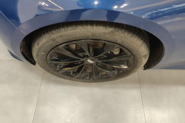 Used Cadillac CT5 2022 28T Luxury Version (Standard Edition) Left Front Wheel Hub
