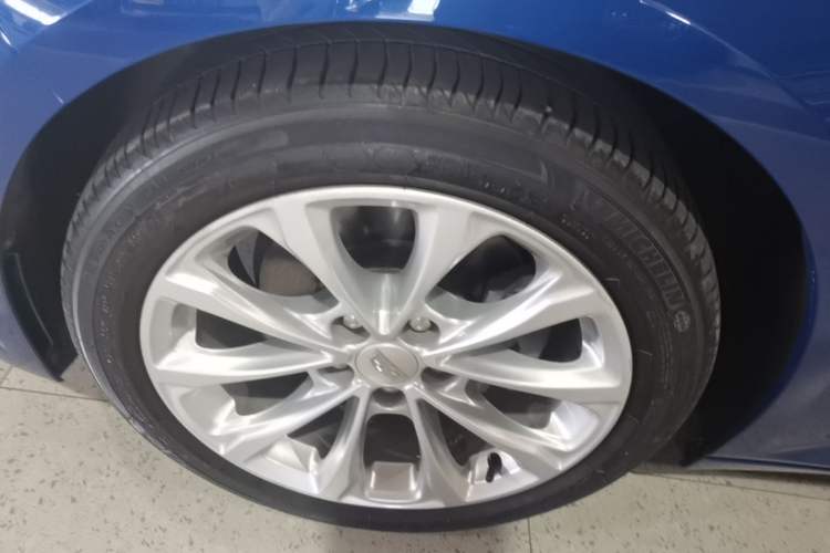 Used Cadillac CT5 2022 28T Luxury Version (Standard Edition) Left Front Wheel Hub