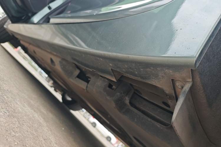 Used Cadillac CT5 2022 28T Luxury Edition Left Side Sill