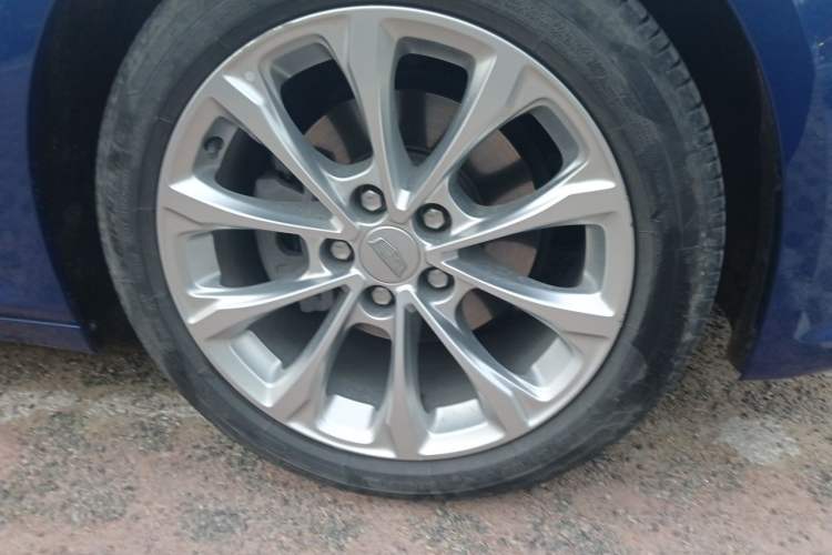 Used Cadillac CT5 2022 28T Luxury Version (Standard Edition) Right Front Wheel Hub