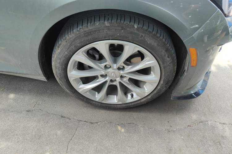 Used Cadillac CT5 2022 28T Luxury Version (Standard Edition) Right Front Wheel Hub