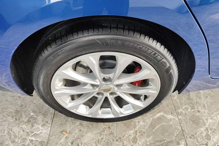 Used Cadillac CT5 2022 28T Luxury Version (Standard Edition) Right Rear Wheel Hub