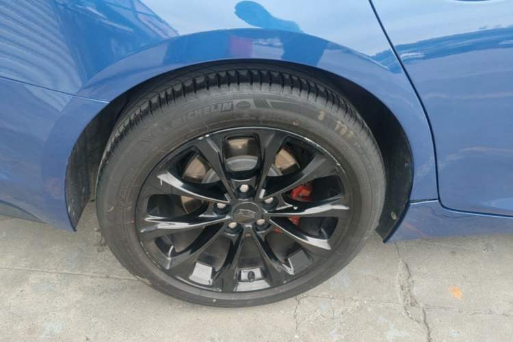Used Cadillac CT5 2022 28T Luxury Version (Standard Edition) Right Rear Wheel Hub