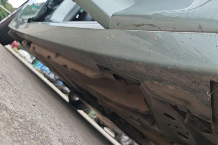 Used Cadillac CT5 2022 28T Luxury Edition Right Side Sill