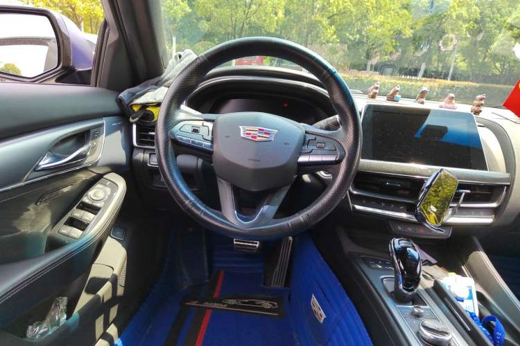 Used Cadillac CT5 2022 28T Prestige Edition Steering Wheel