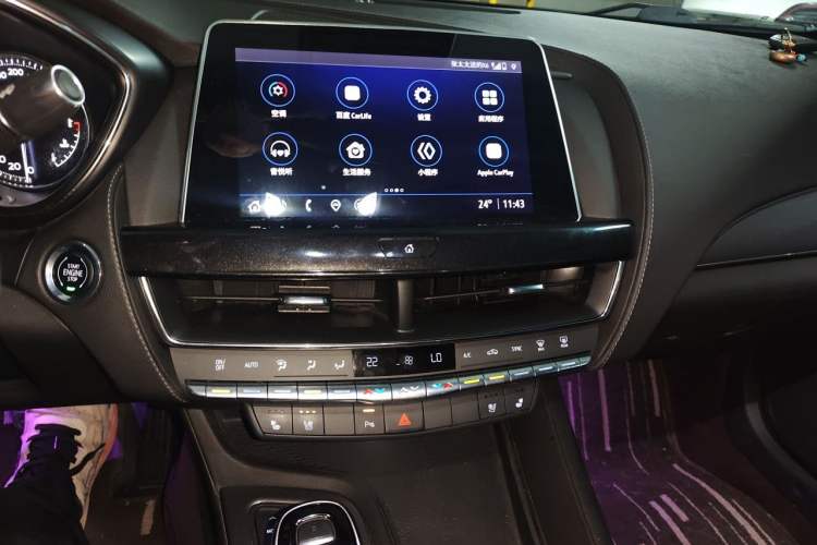 Used Cadillac CT5 2022 28T Luxury Edition Audio And AC Panel