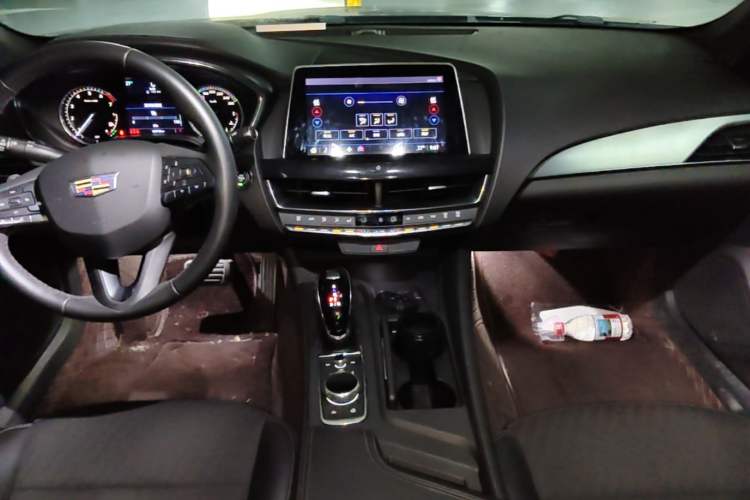 Used Cadillac CT5 2022 28T Fashion Edition Center Console