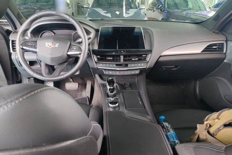 Used Cadillac CT5 2022 28T Luxury Edition Center Console
