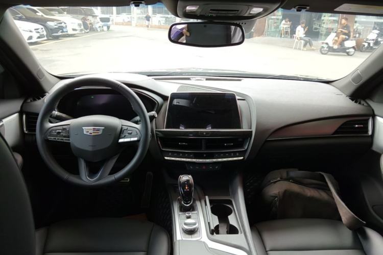 Used Cadillac CT5 2022 28T Prestige Edition Center Console