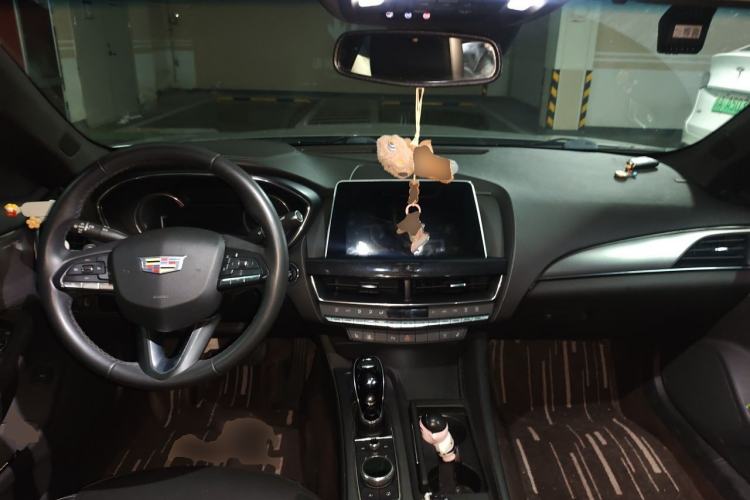 Used Cadillac CT5 2022 28T Luxury Edition Center Console