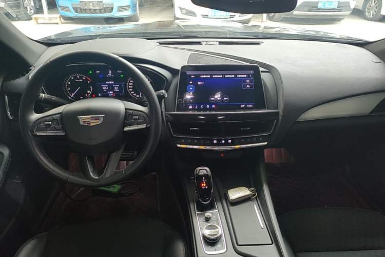 Used Cadillac CT5 2022 28T Fashion Edition Center Console